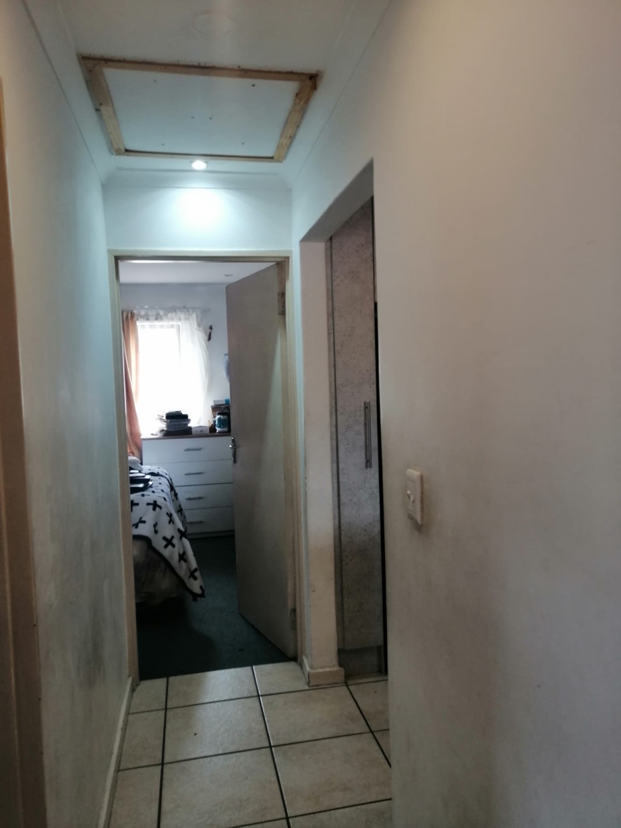 2 Bedroom Property for Sale in Sea Breeze Western Cape